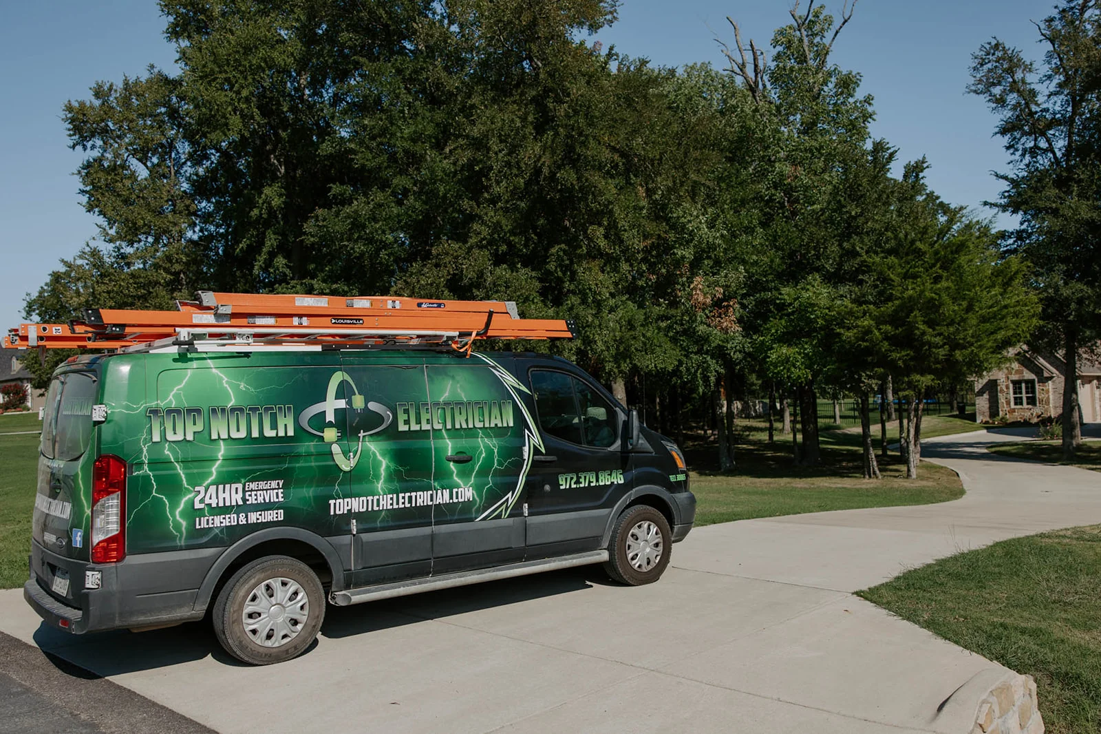 Van - Top Notch Electrician 2