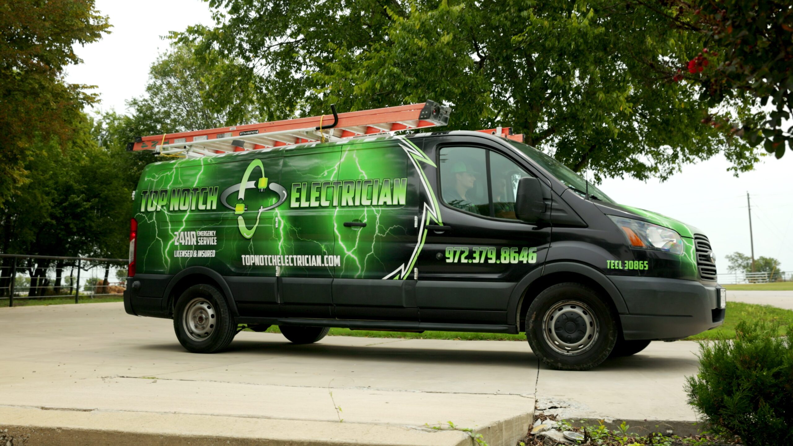 Top Notch Electrician service van serving Whitesboro, TX